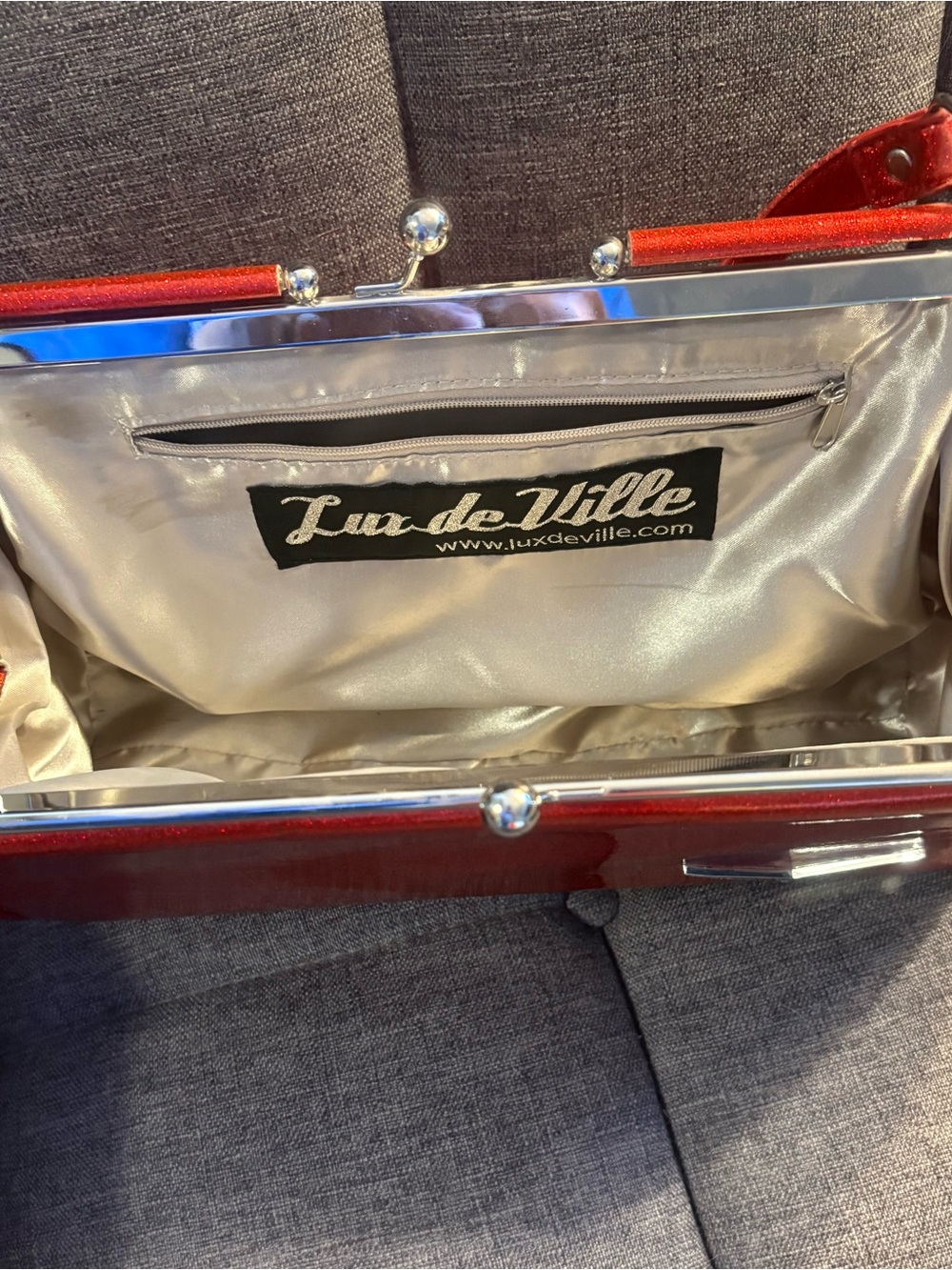 Lux de Ville Red Glitter Kiss-Lock Bag - Picture 4 of 4